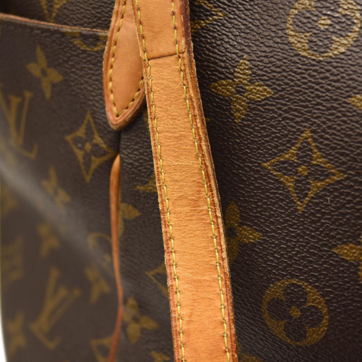 LOUIS VUITTON Monogram Totally MM