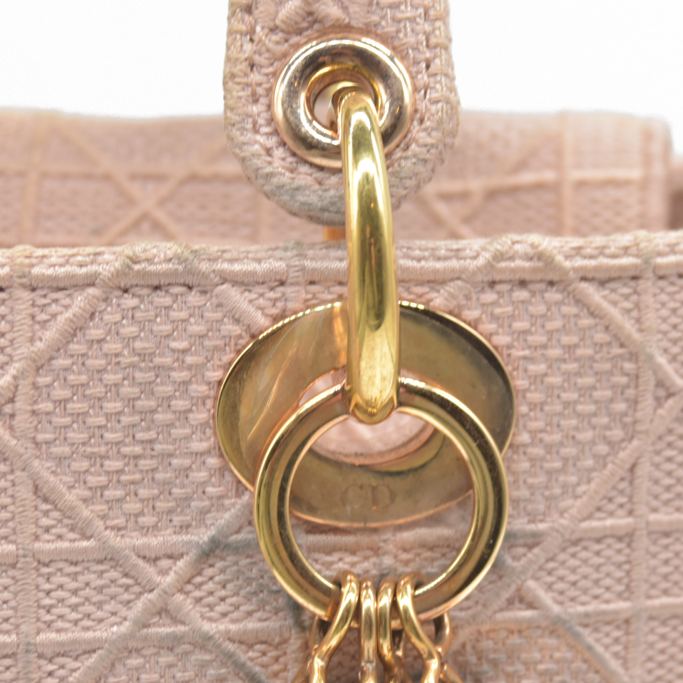 $4500 Christian Dior Canvas Embroidered Cannage Medium Lady D-Lite Pink