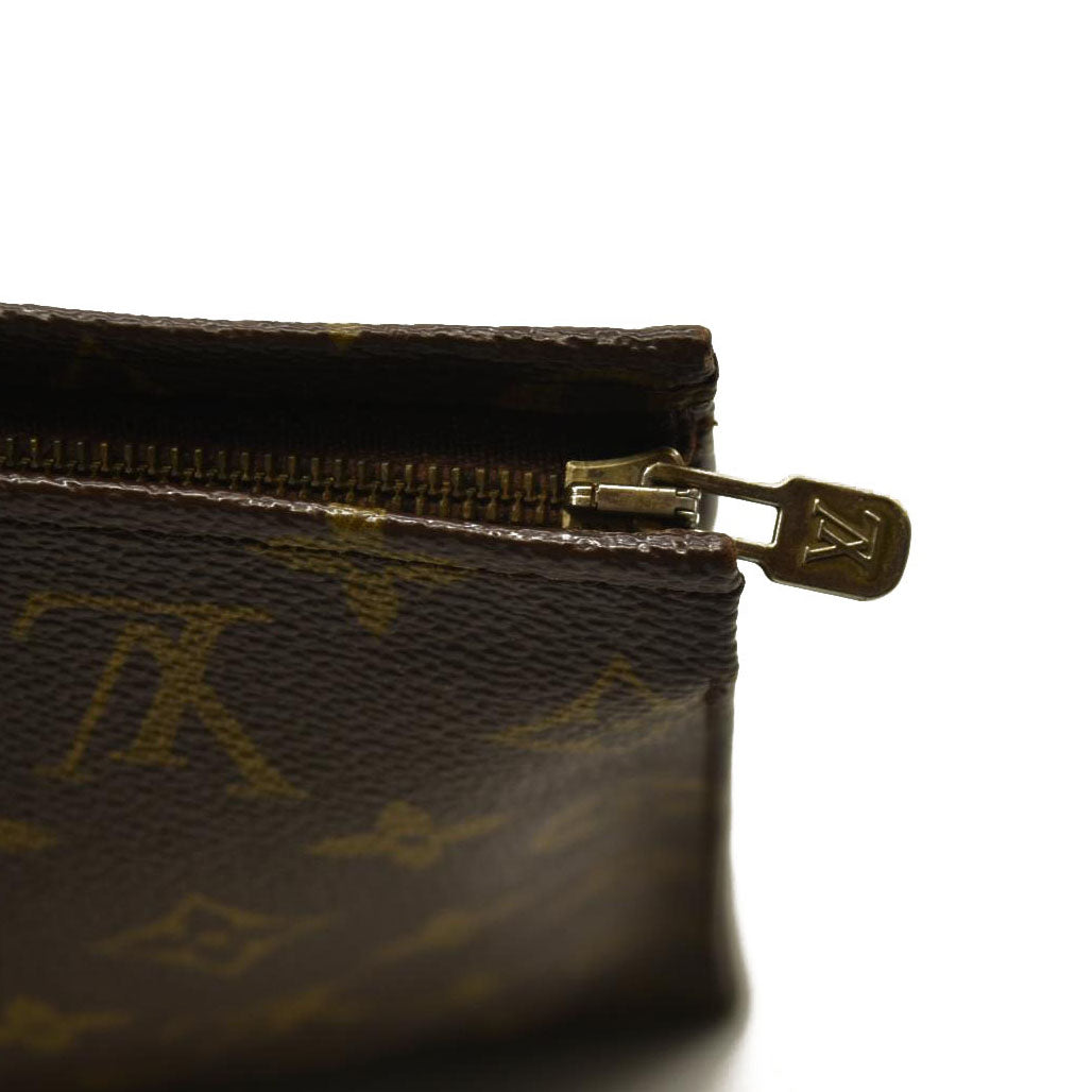 Louis Vuitton  Monogram Toiletry Pouch 26 851