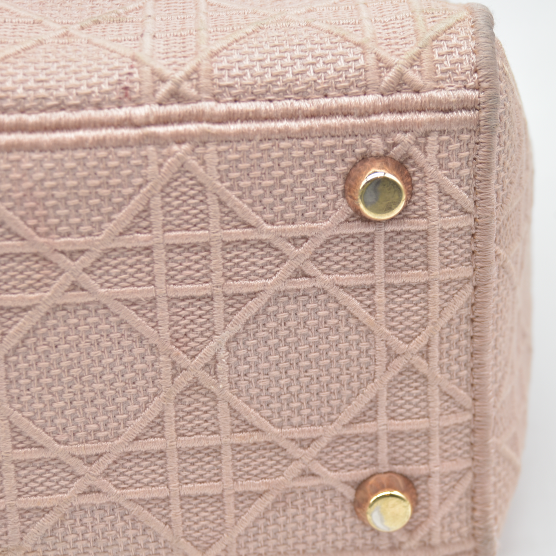 $4500 Christian Dior Canvas Embroidered Cannage Medium Lady D-Lite Pink