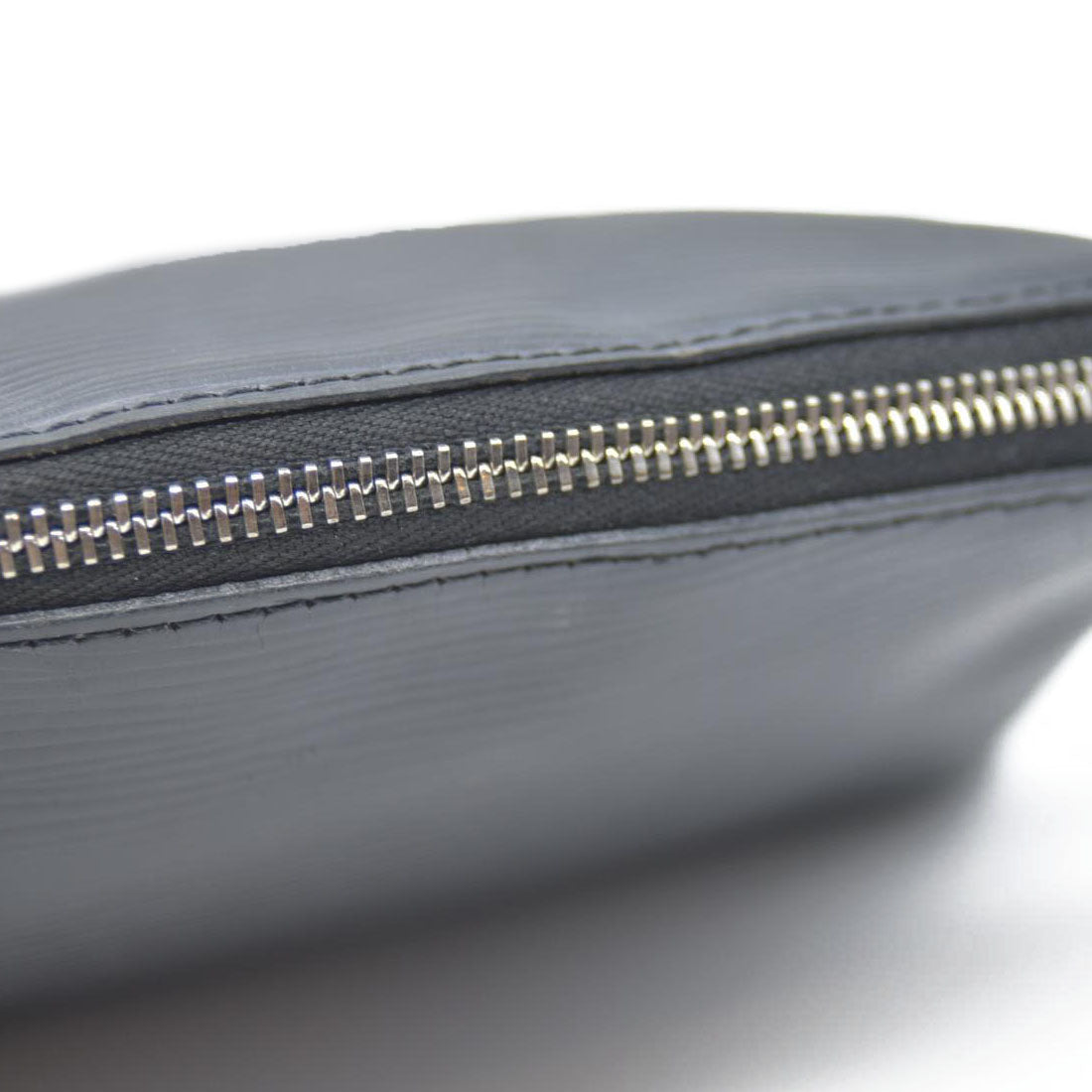 AUCTION $600 Louis Vuitton Epi Pochette Cosmetics Leather Pouch Black