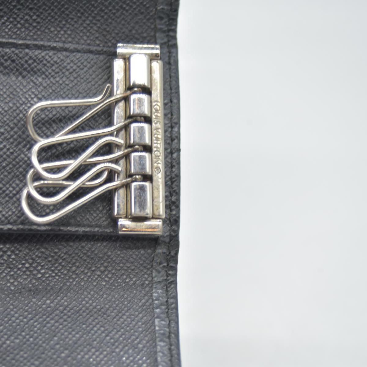 $295 LOUIS VUITTON Taiga 4 Key Multicles Key Holder Black CONSIGNMENT