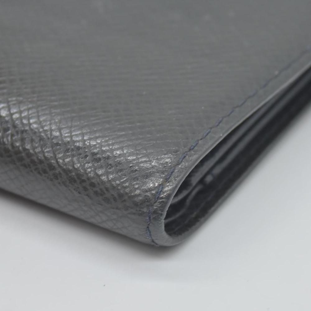 $665 2004 Louis Vuitton Taiga Mens Billfold Wallet with 3 Flaps CONSIGNMENT CA1014