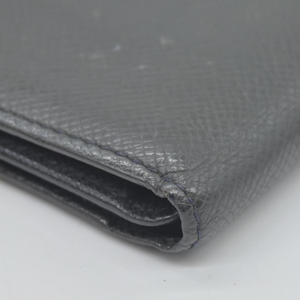 $665 2004 Louis Vuitton Taiga Mens Billfold Wallet with 3 Flaps CONSIGNMENT CA1014