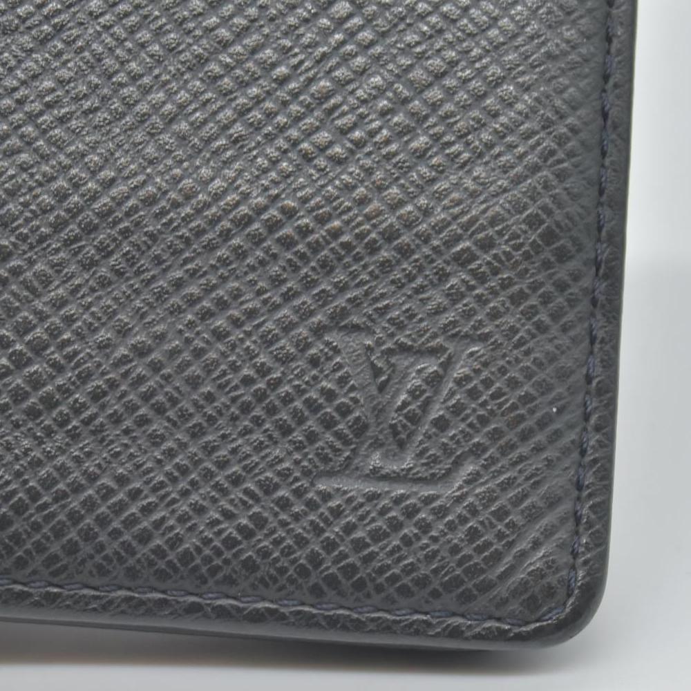 $665 2004 Louis Vuitton Taiga Mens Billfold Wallet with 3 Flaps CONSIGNMENT CA1014