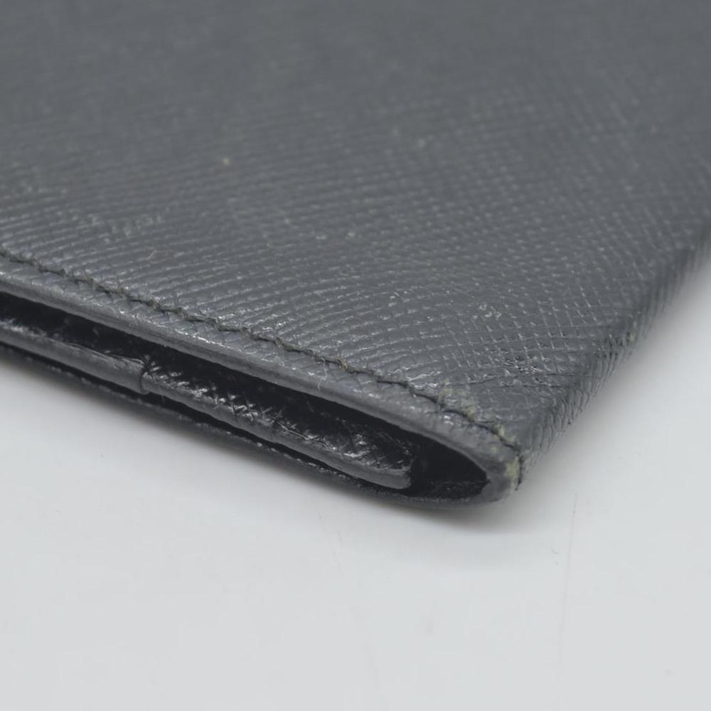 $415 Burberry Bi-Fold Wallet in Black Leather CONSIGNMENT