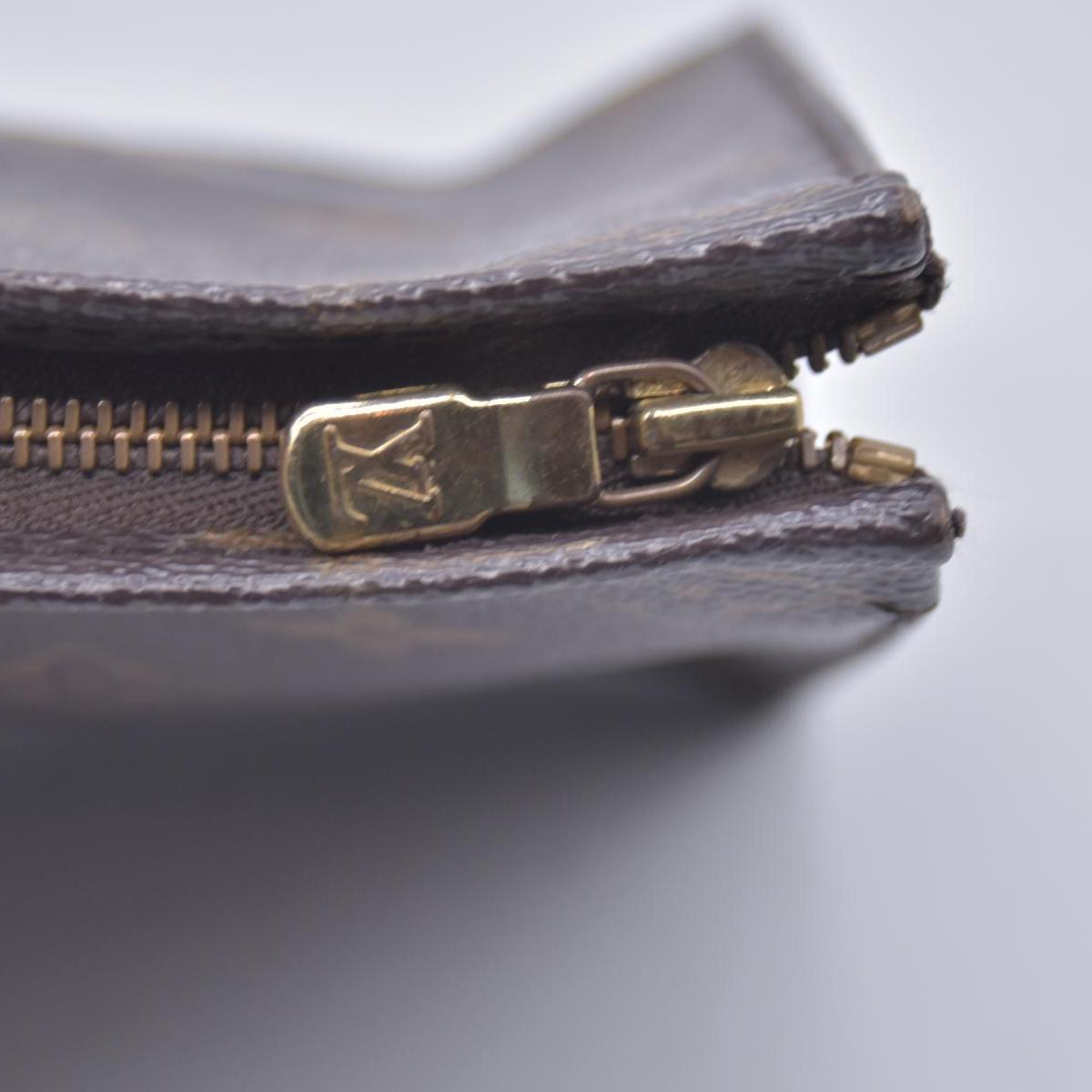 $540 Louis Vuitton Monogram Toiletry Pouch 19