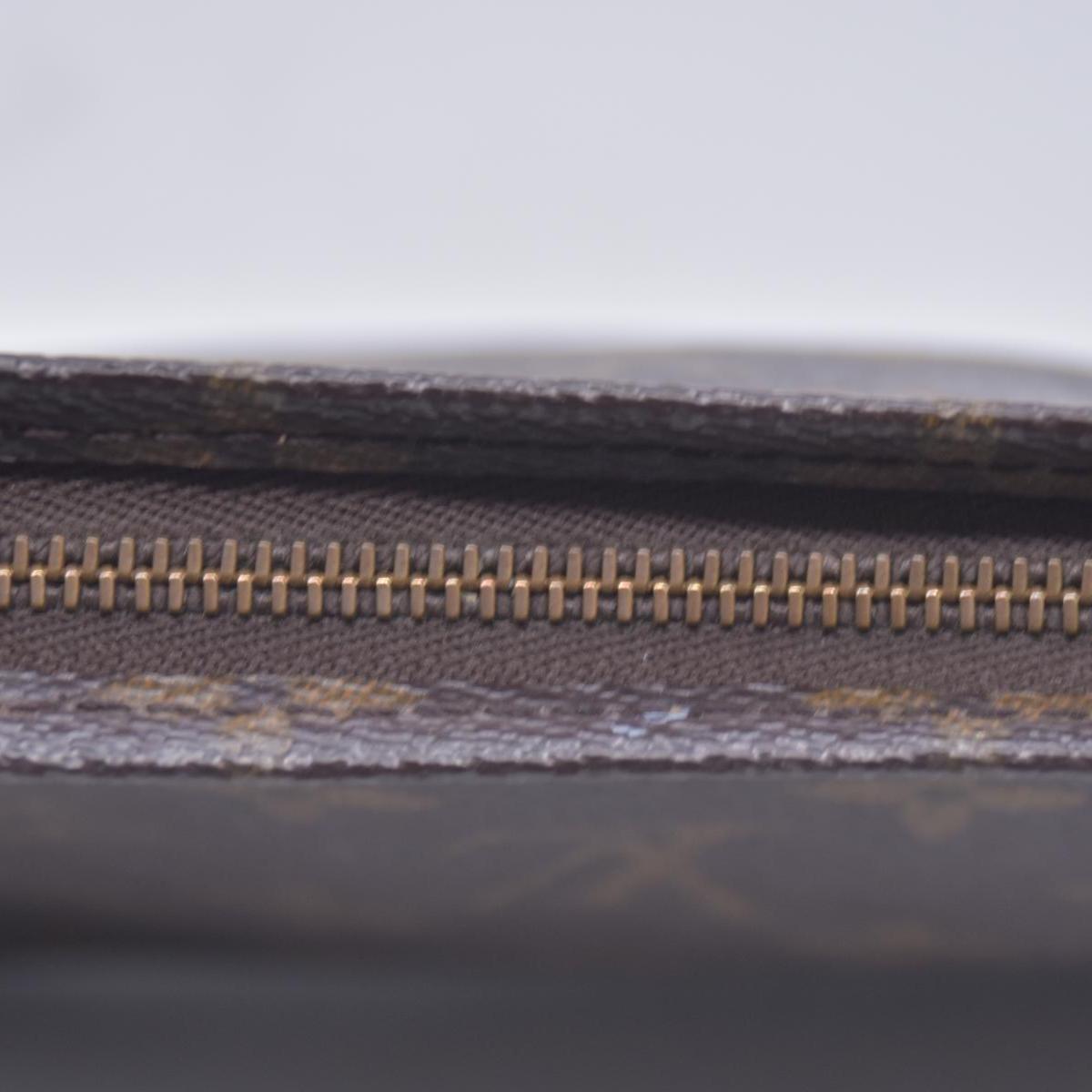 $540 Louis Vuitton Monogram Toiletry Pouch 19