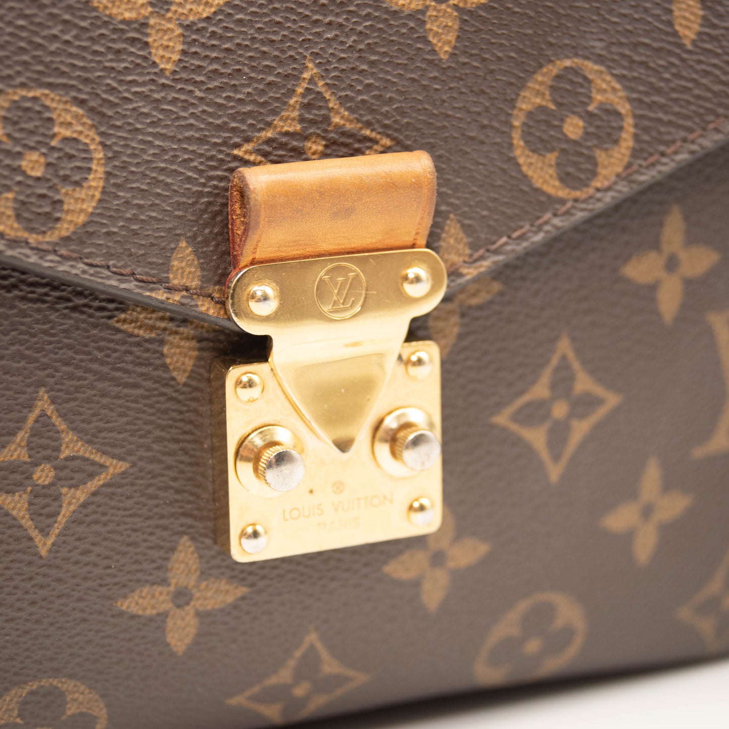 LOUIS VUITTON Monogram Pochette Metis