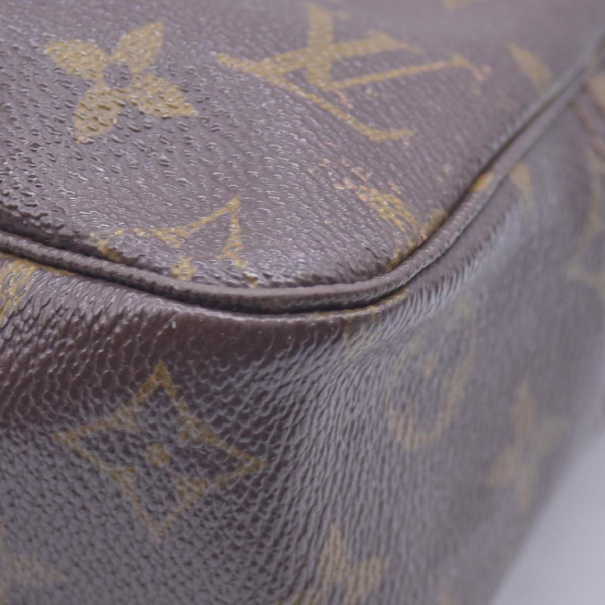 $600 Louis Vuitton Monogram Trousse Toilette 23 821