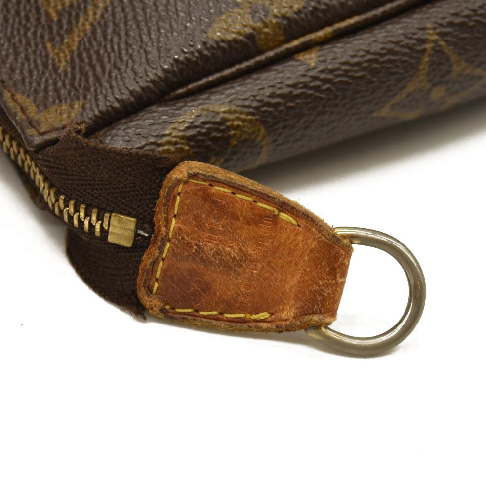 Louis Vuitton  LOUIS VUITTON Monogram Pochette Accessories 	CA1020