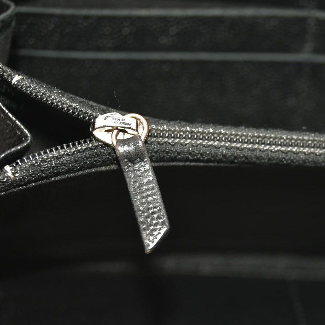 CHANEL Long Wallet Black Caviar Skin *16