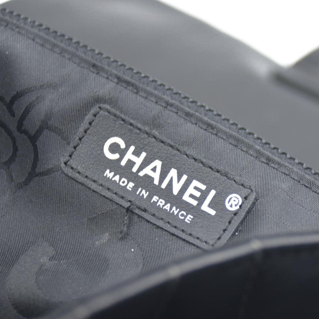 $4700 Chanel Vertical Quilted Medium Single Flap 2006