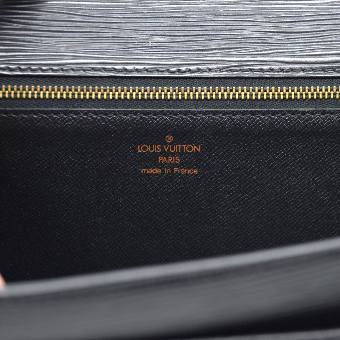 $1110 Louis Vuitton Epi Leather Monceau 28 Vintage