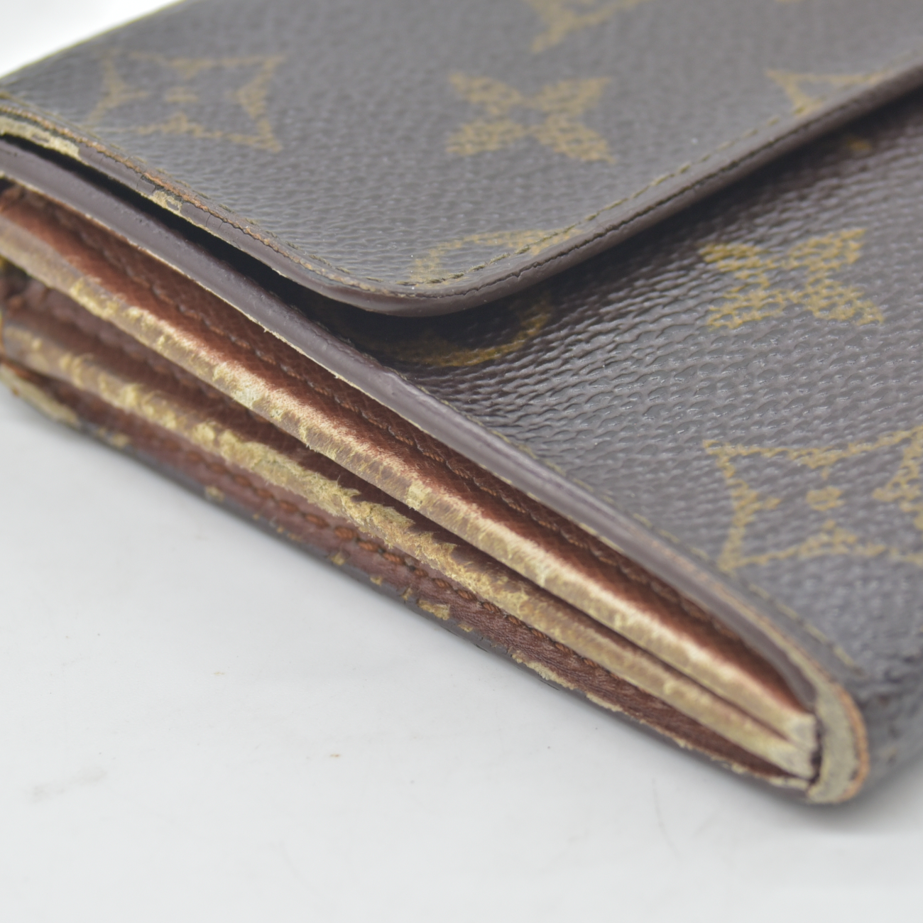 $720 1992 Louis Vuitton Monogram Sarah Wallet MI0992
