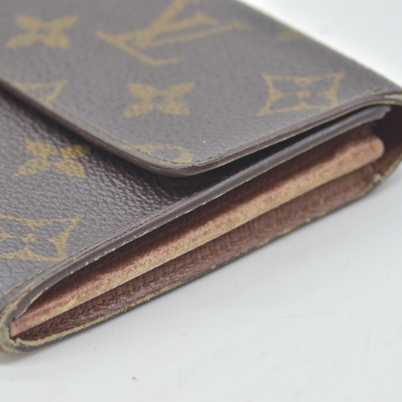 $720 1992 Louis Vuitton Monogram Sarah Wallet MI0992