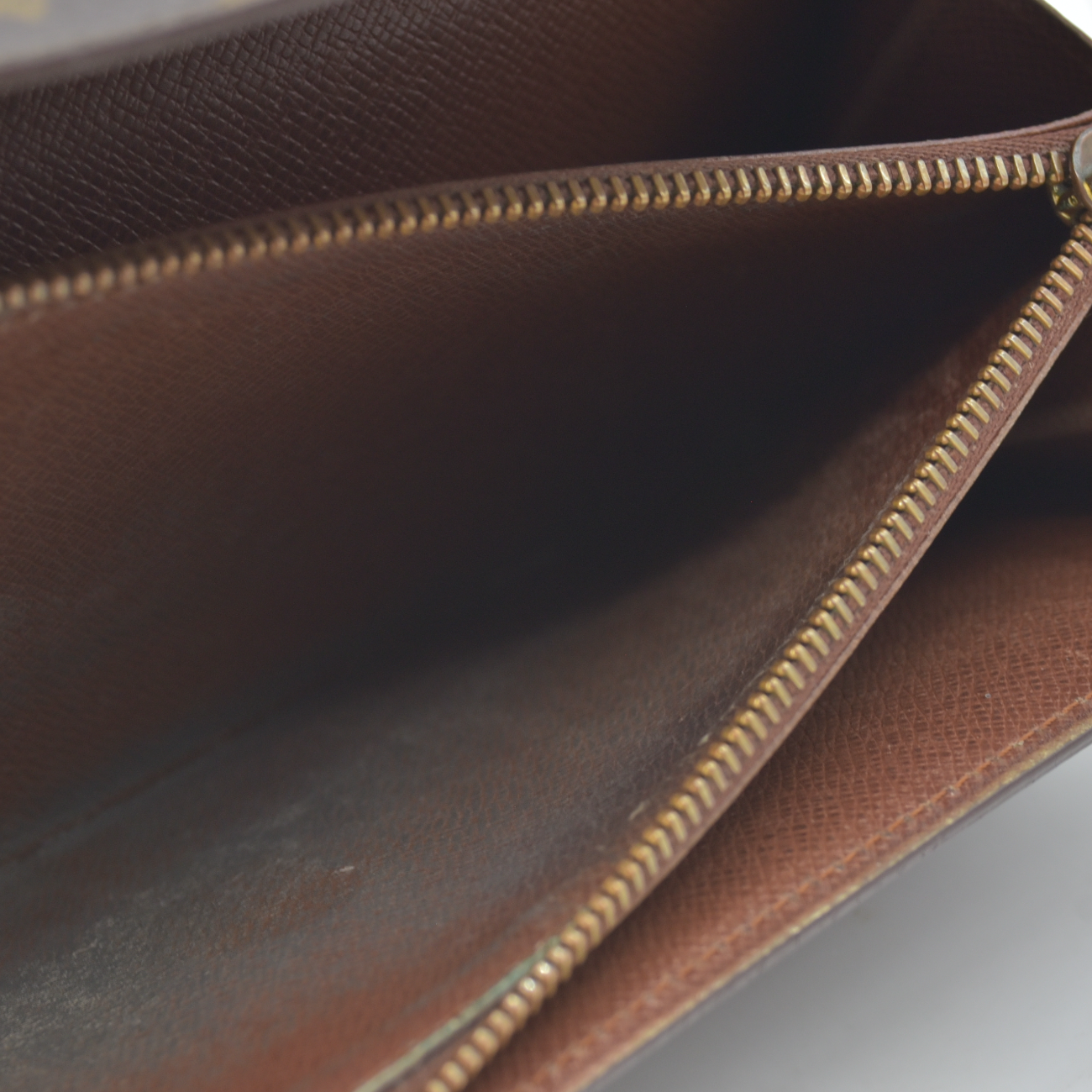 $720 1992 Louis Vuitton Monogram Sarah Wallet MI0992