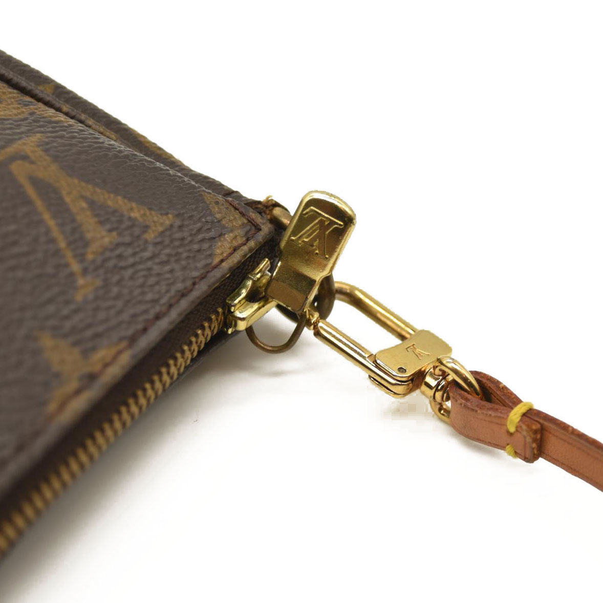 LOUIS VUITTON  Monogram Pochette Accessories VI0060