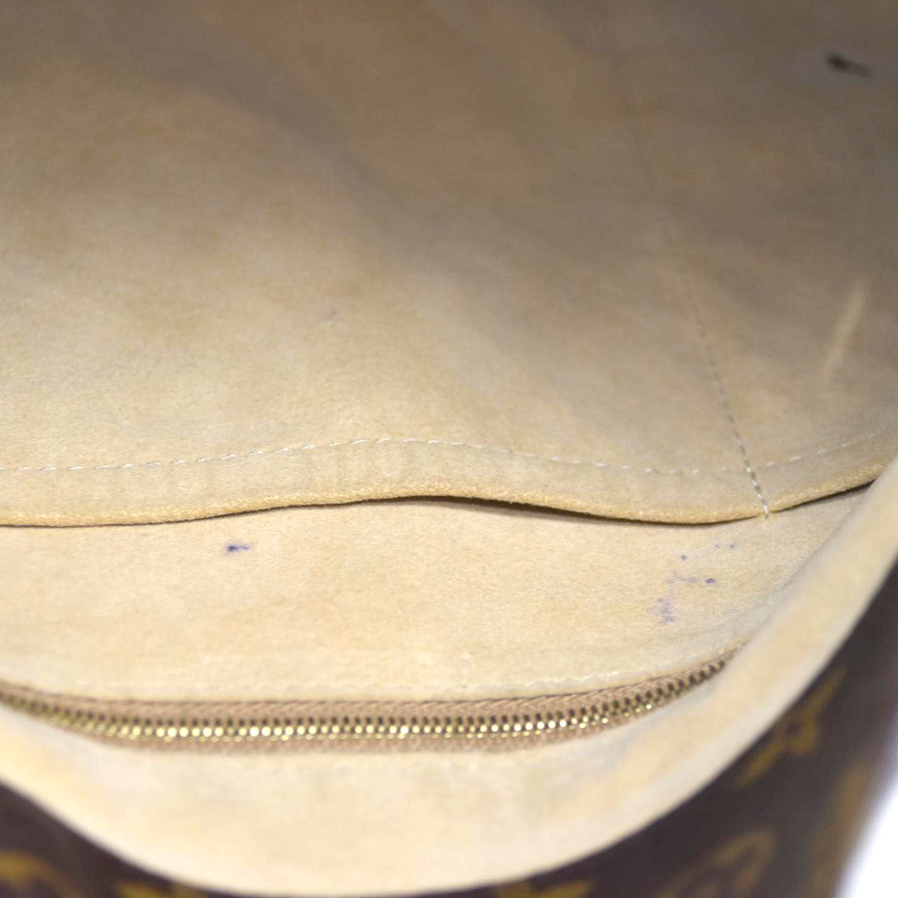 Louis Vuitton  Monogram Artsy MM CA1150