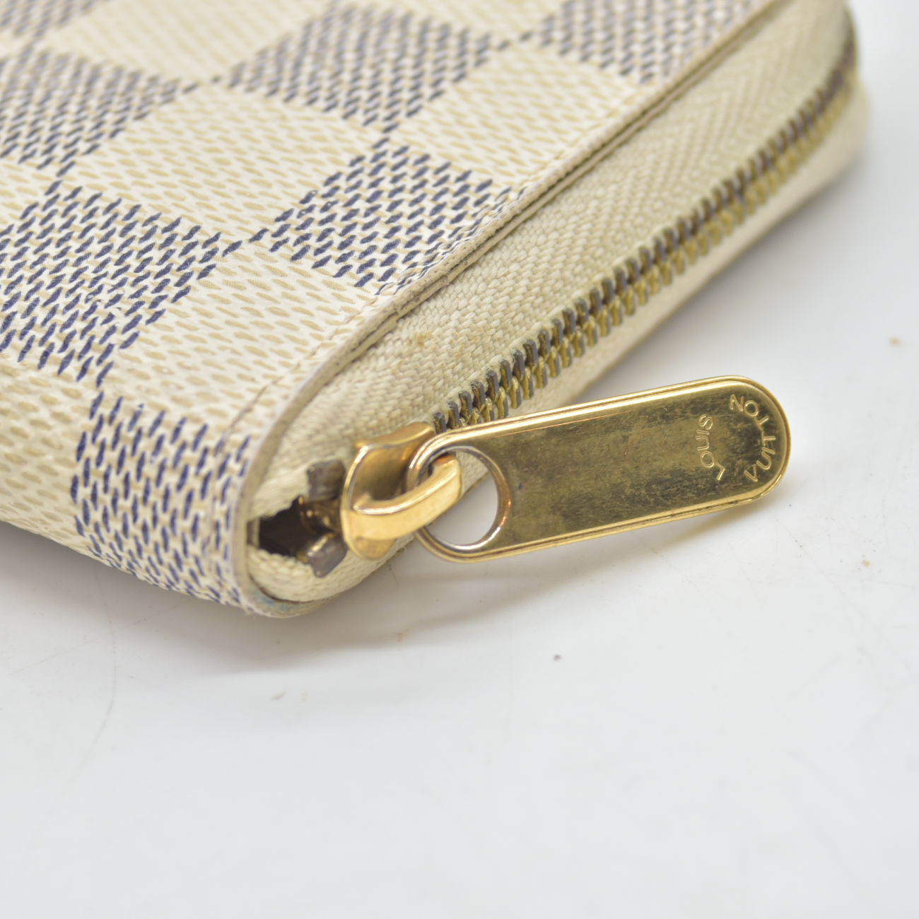 $545 2010 Louis Vuitton Damier Azur Zippy Coin Purse SN0140