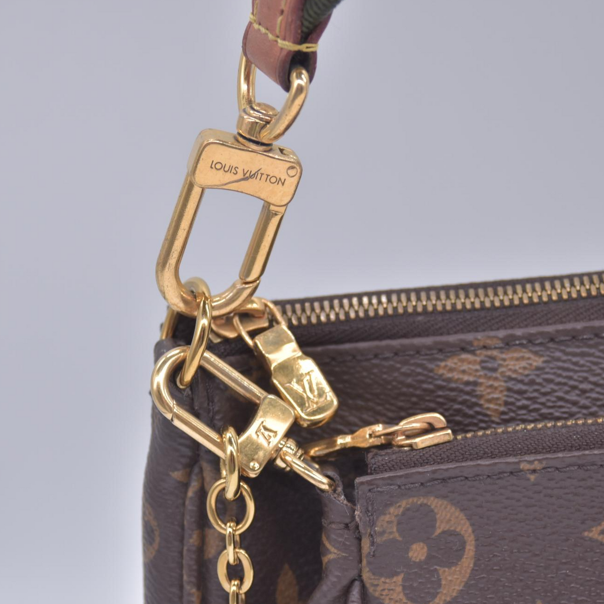 $2930 RFID Louis Vuitton Monogram Multi Pochette Accessories Kaki CONSIGNMENT