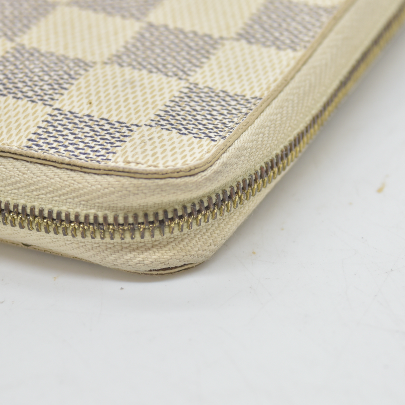 $545 2010 Louis Vuitton Damier Azur Zippy Coin Purse SN0140