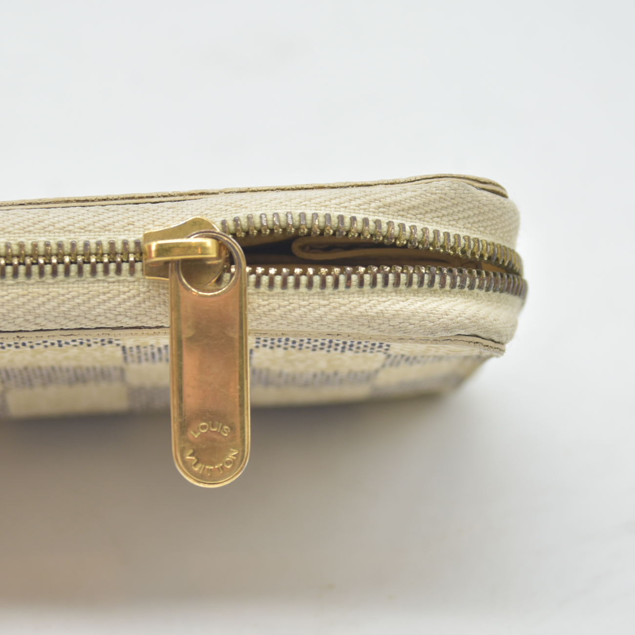 $545 2010 Louis Vuitton Damier Azur Zippy Coin Purse SN0140