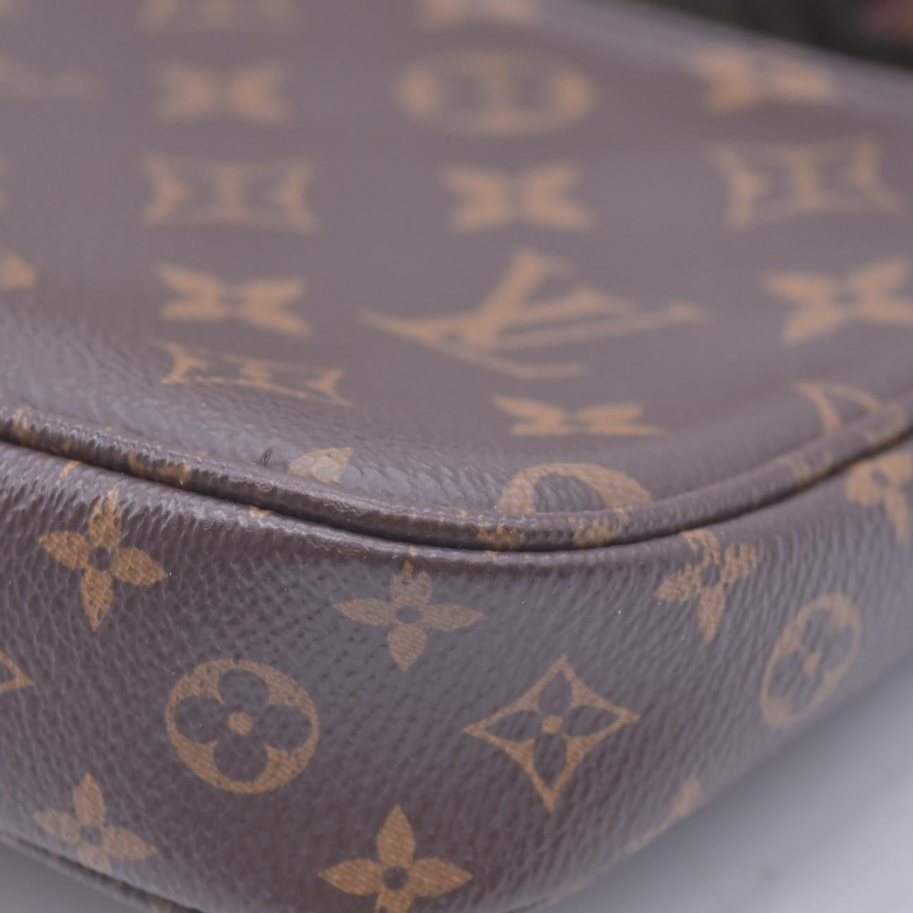 $2930 RFID Louis Vuitton Monogram Multi Pochette Accessories Kaki CONSIGNMENT