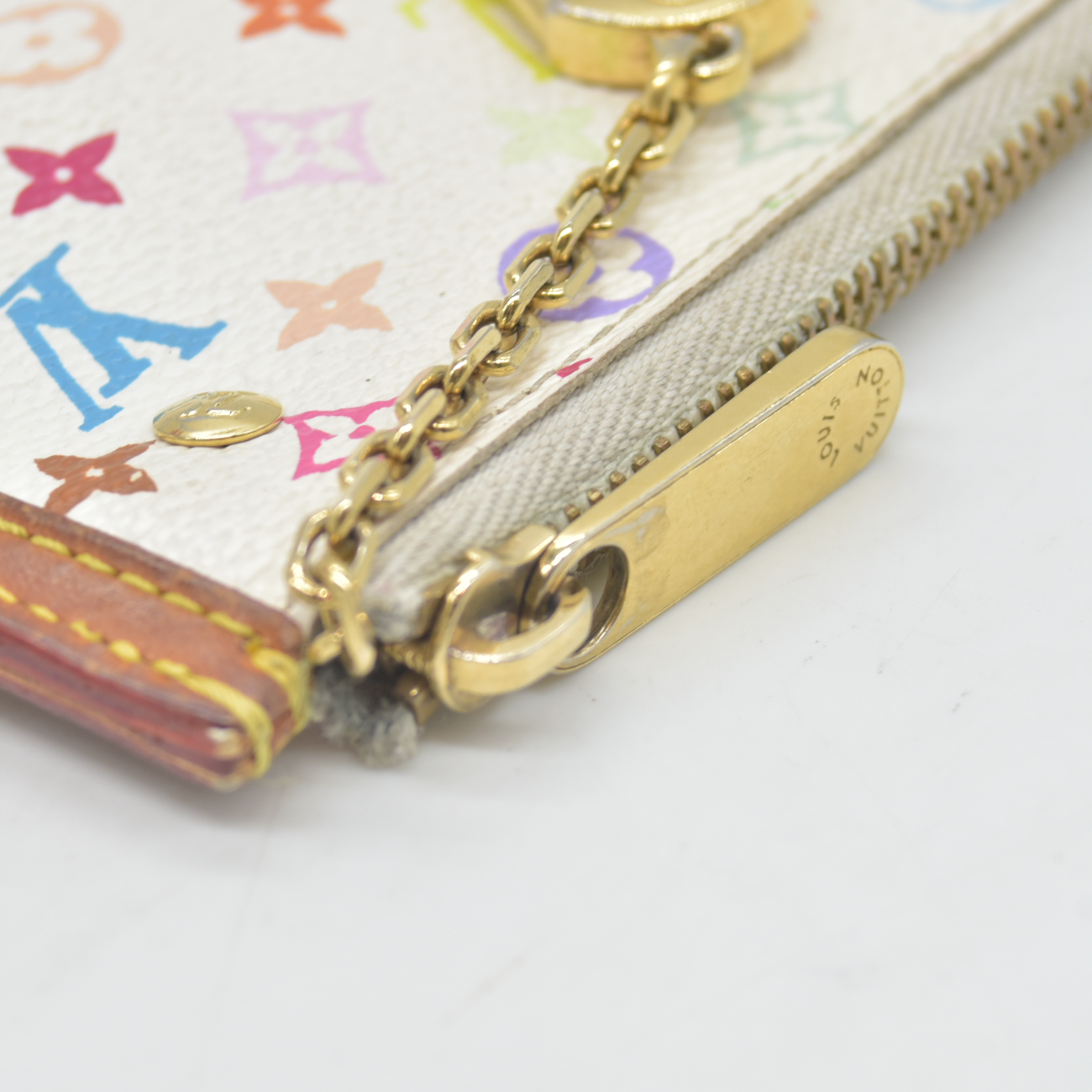 $450 2003 Louis Vuitton Monogram Multicolor Key Pouch White CA0063