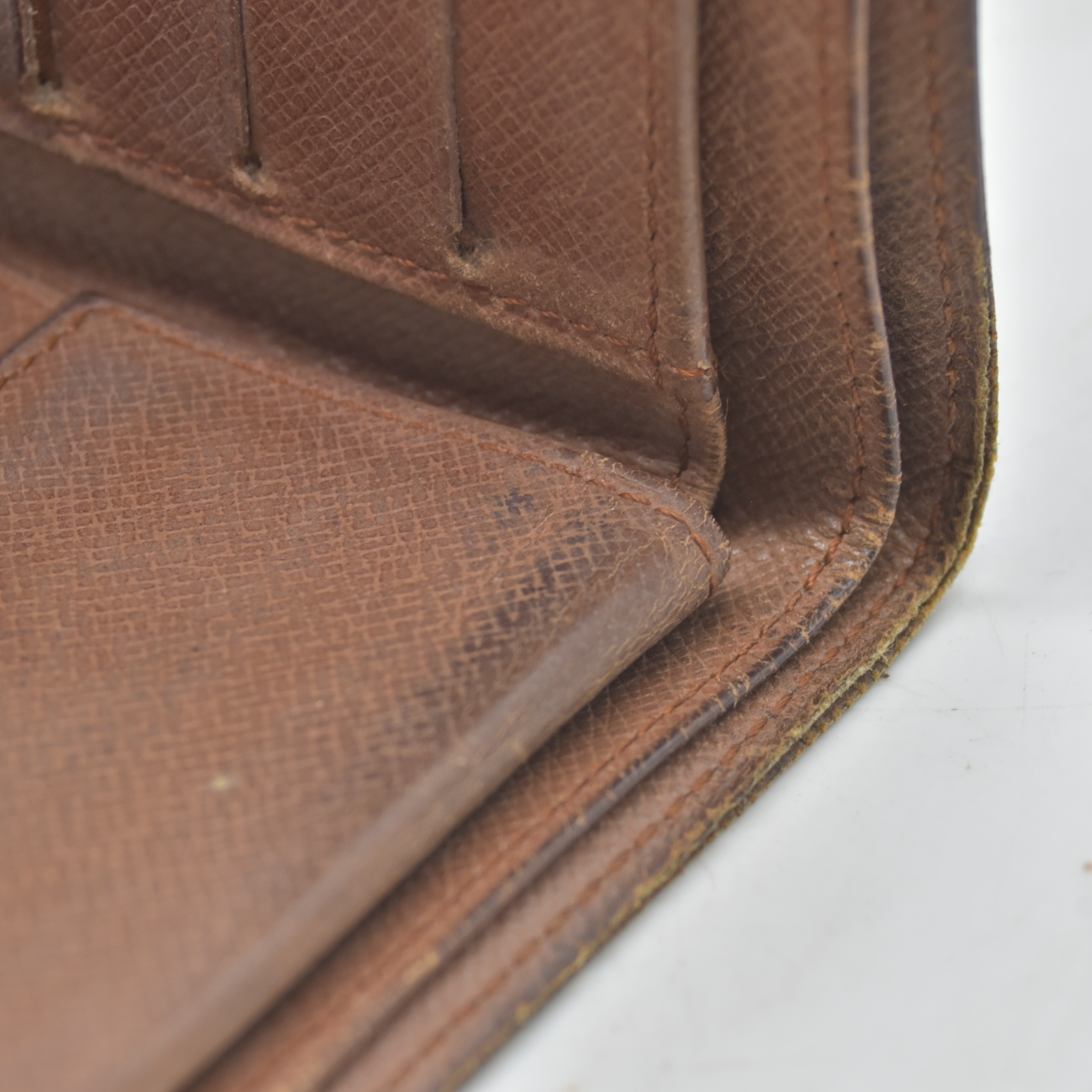 $515 2003 Louis Vuitton Monogram Marco Wallet MI9003