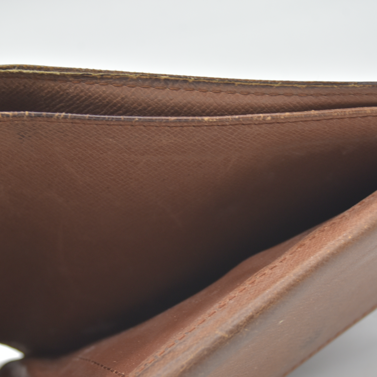 $515 2003 Louis Vuitton Monogram Marco Wallet MI9003