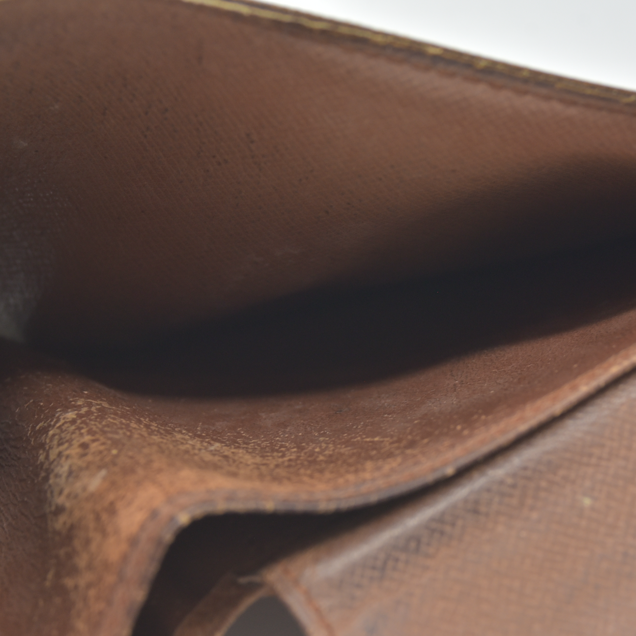 $515 2003 Louis Vuitton Monogram Marco Wallet MI9003
