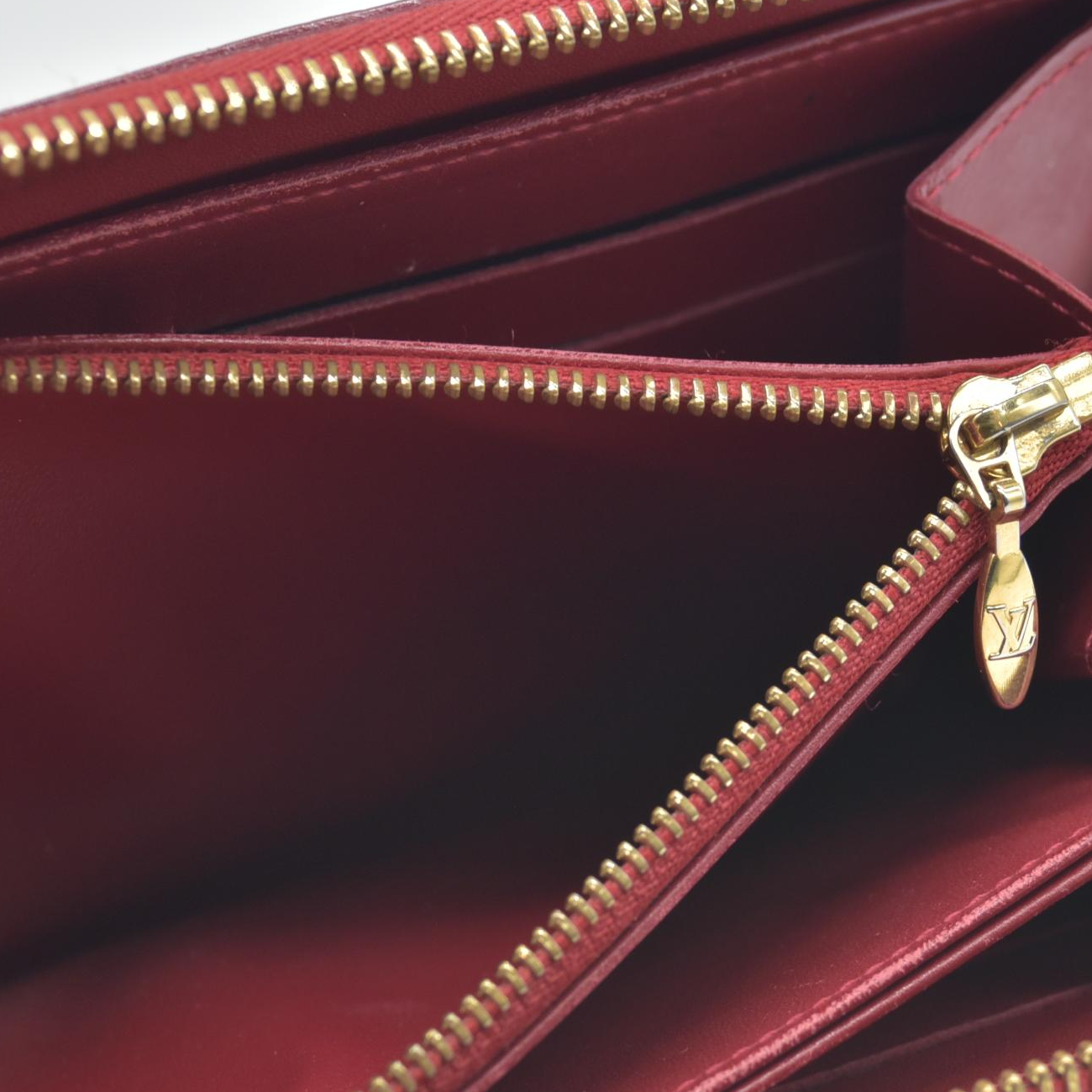 $1050 2011 Louis Vuitton Monogram Vernis Zippy Zip Around Long Wallet CA2181