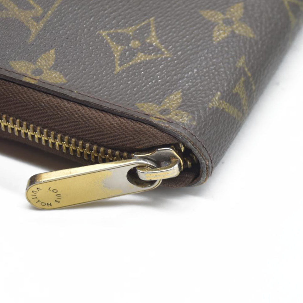 $1060 Louis Vuitton Monogram Zippy Organizer Wallet