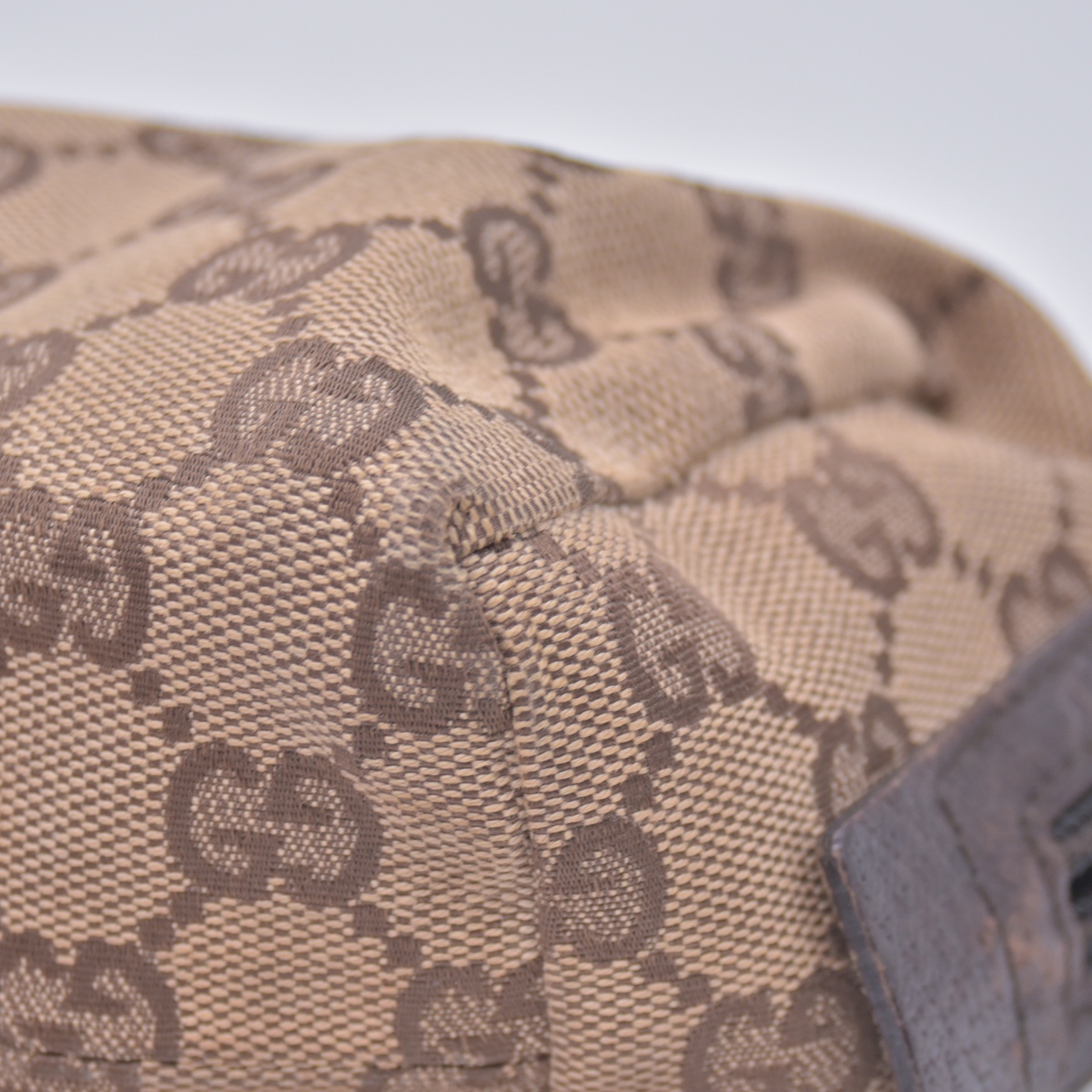 $450 Gucci Monogram Large Cosmetic Case Brown
