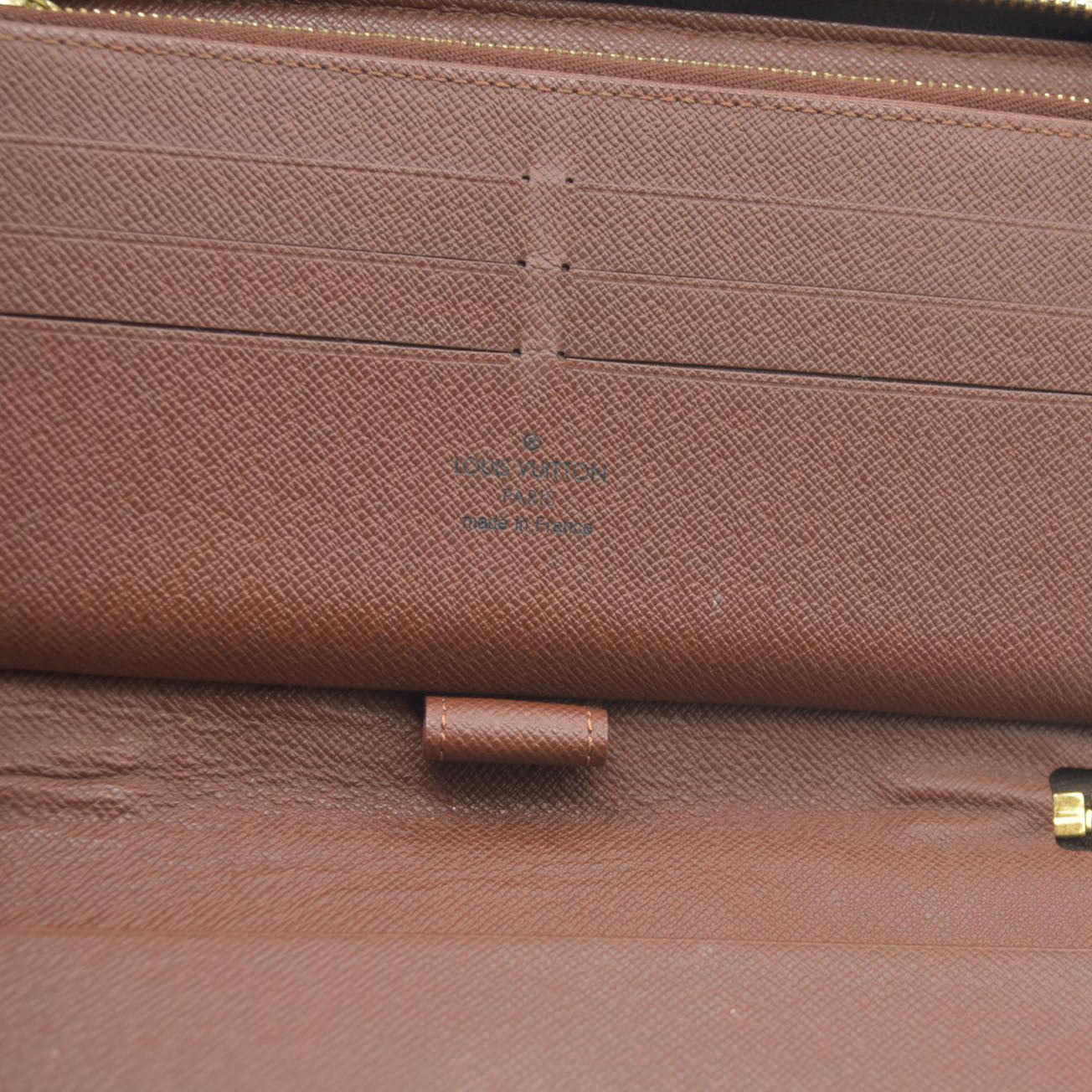 $1060 Louis Vuitton Monogram Zippy Organizer Wallet