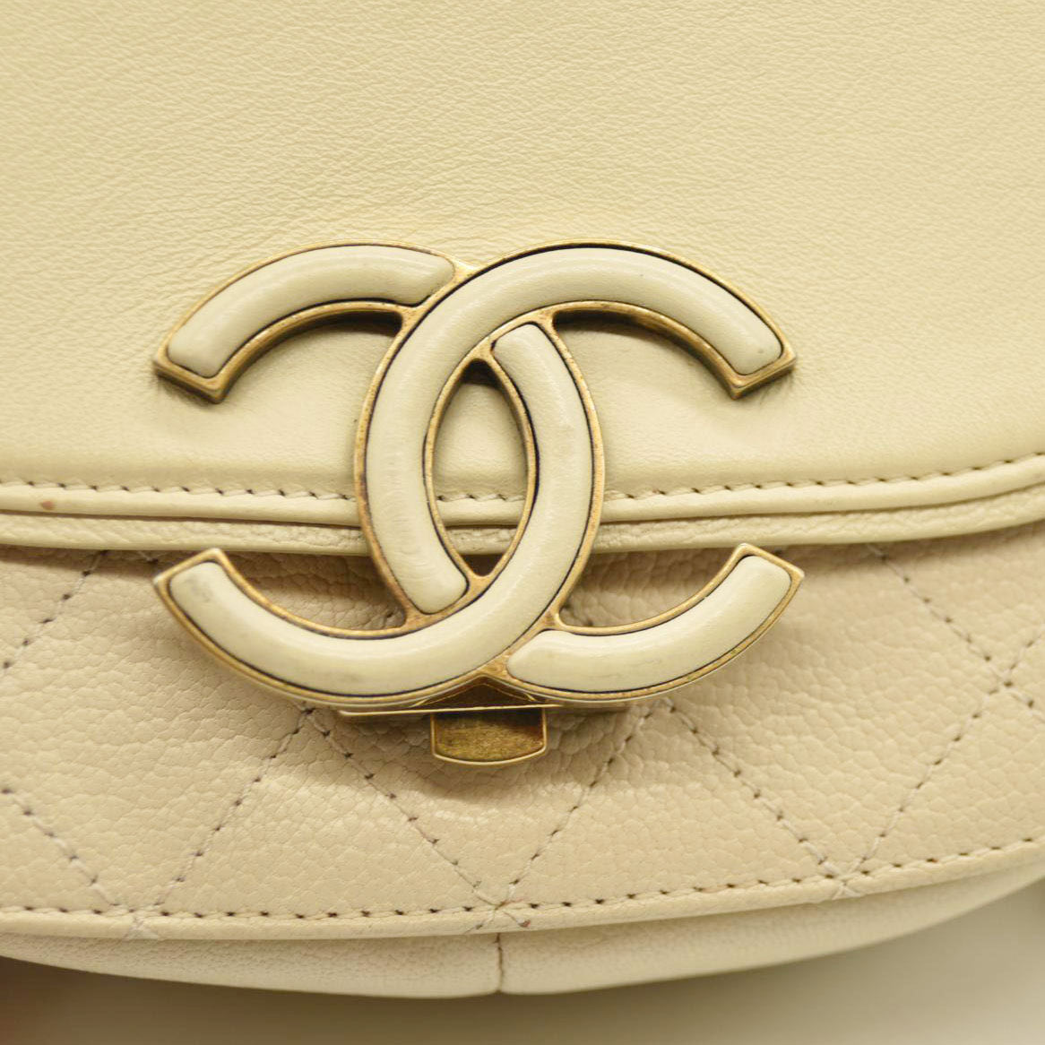 Chanel Shiny Calfskin Goatskin Quilted Small Coco Curve Messenger Flap White