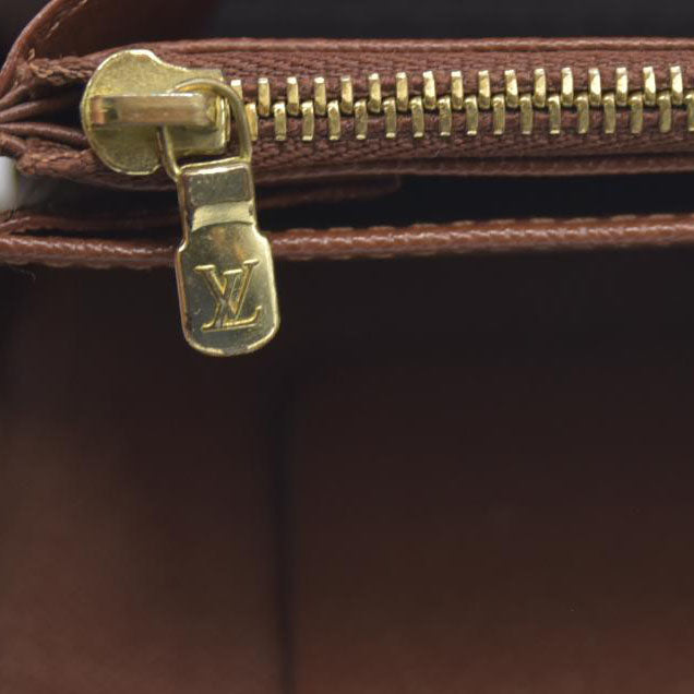 $1060 Louis Vuitton Monogram Zippy Organizer Wallet