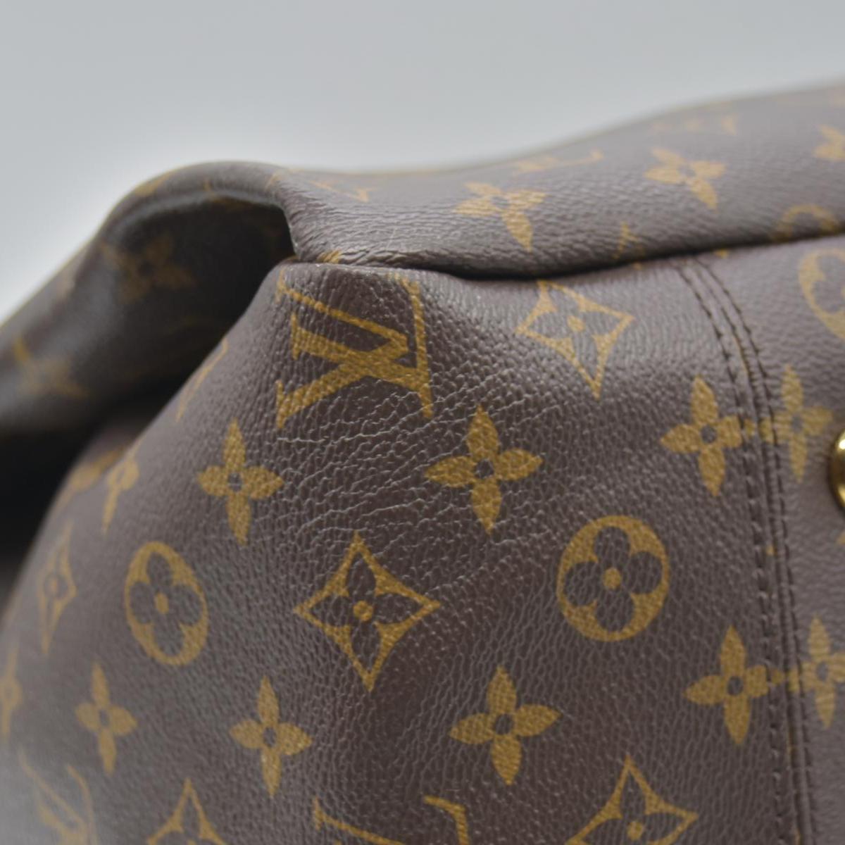 $2500 Louis Vuitton Monogram Artsy MM