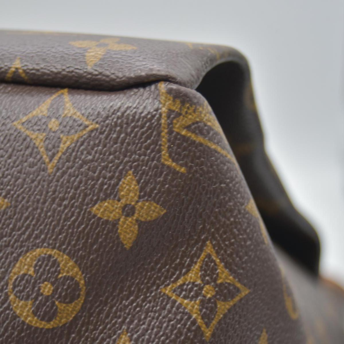 $2500 Louis Vuitton Monogram Artsy MM