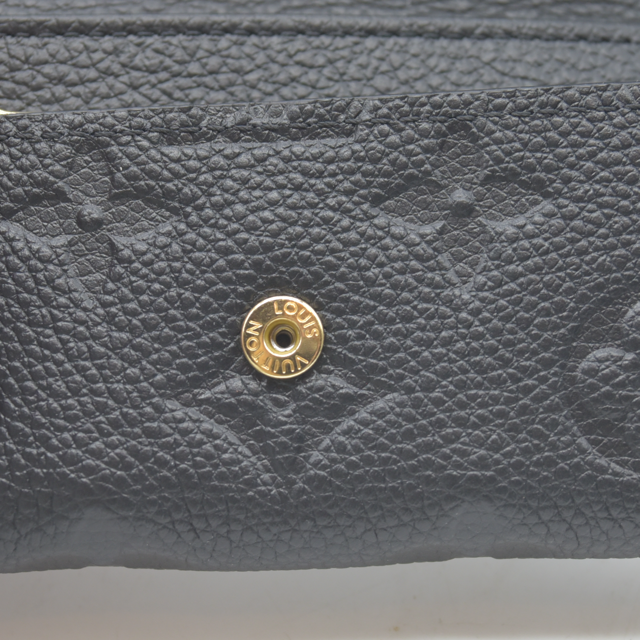 $450 Louis Vuitton Monogram Empreinte Multicles 6 Key Holder RFID
