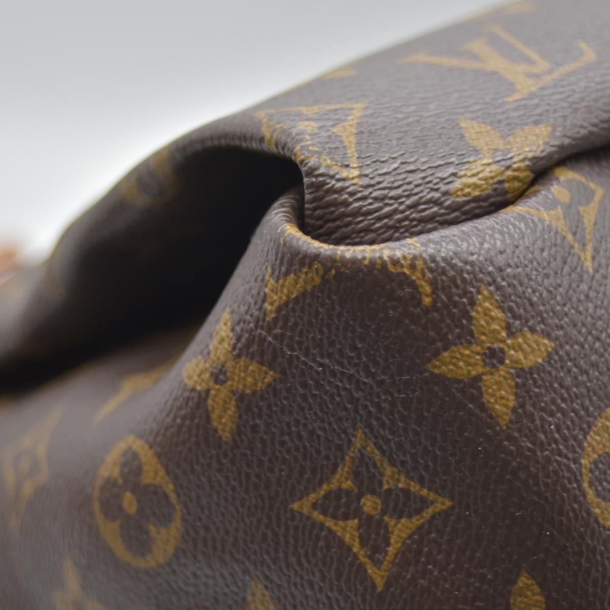 $2500 Louis Vuitton Monogram Artsy MM