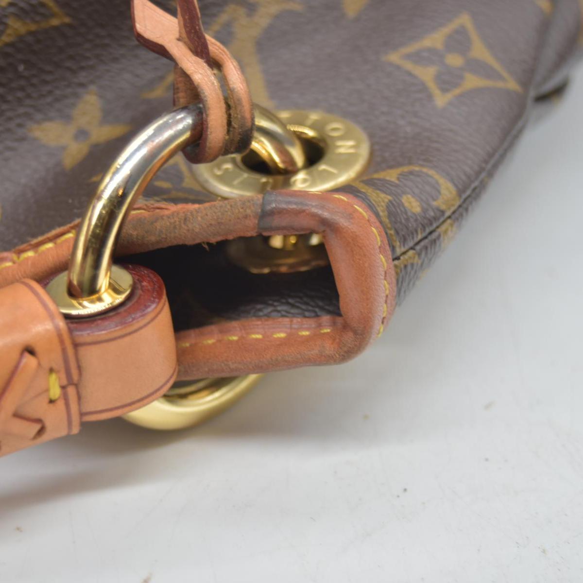 $2500 Louis Vuitton Monogram Artsy MM