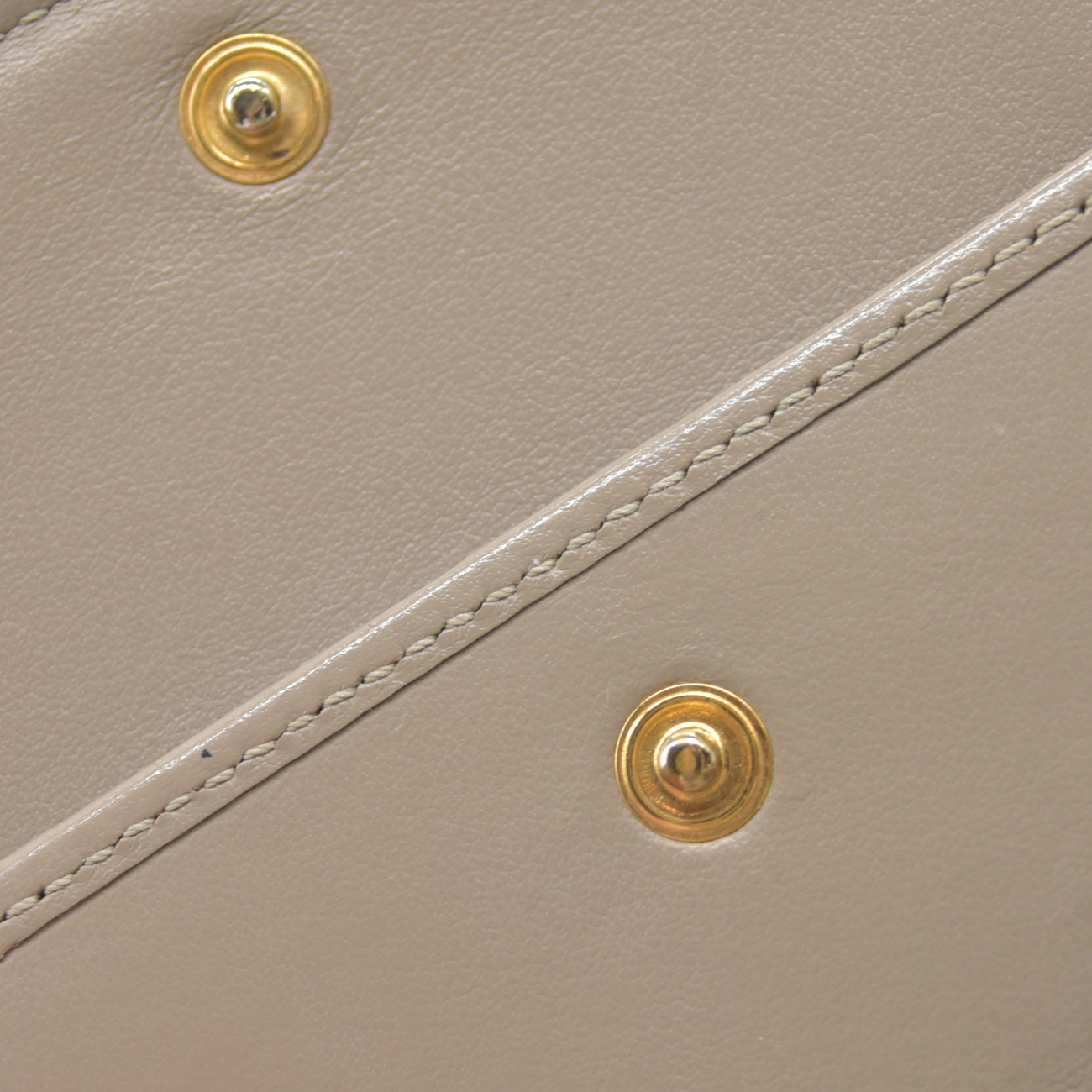 $510 FENDI By The Way Leather Compact Wallet Pink
