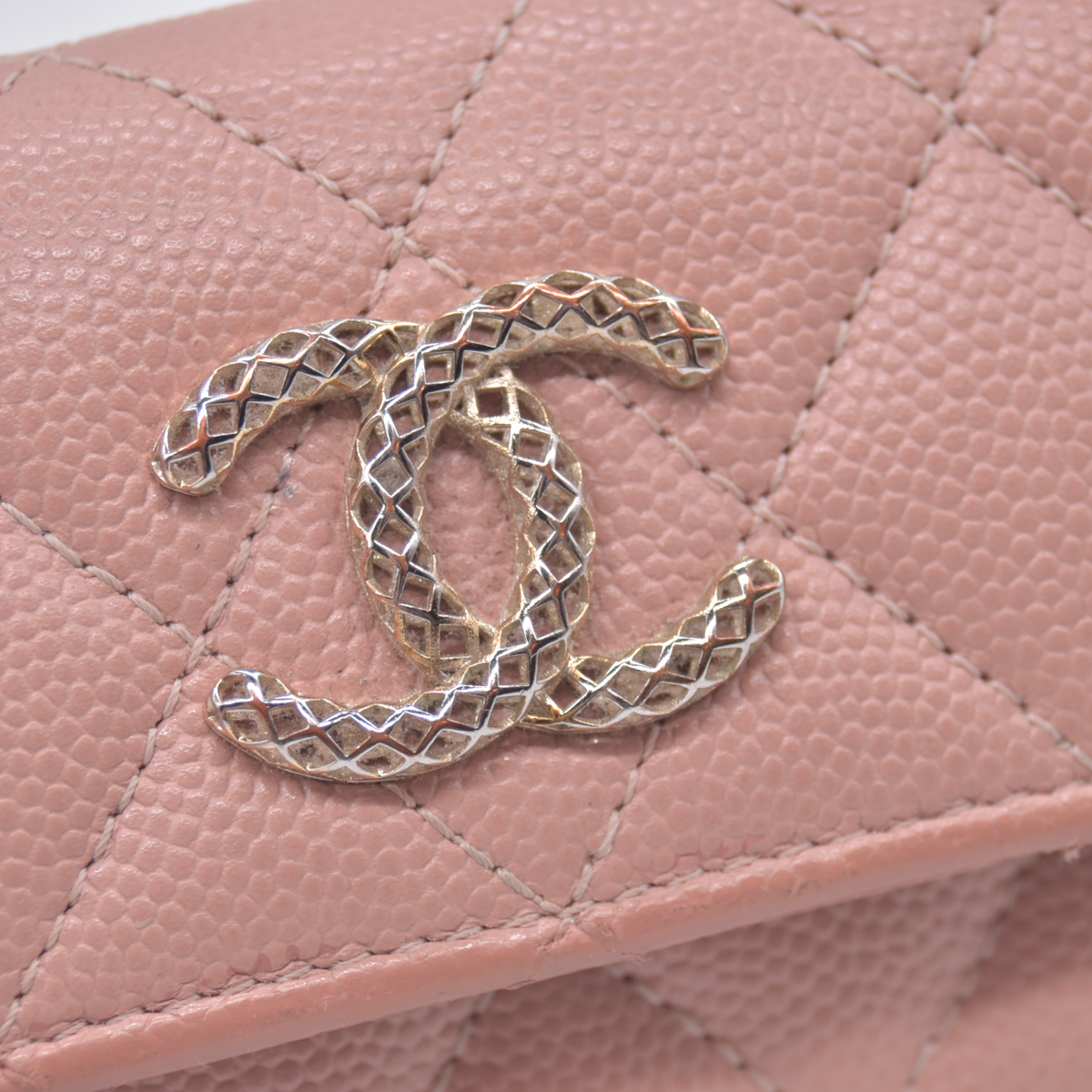 $1075 2023 Chanel Quilted CC Flap Card Holder Interlocking CC Logo Trifold Wallet 10017038