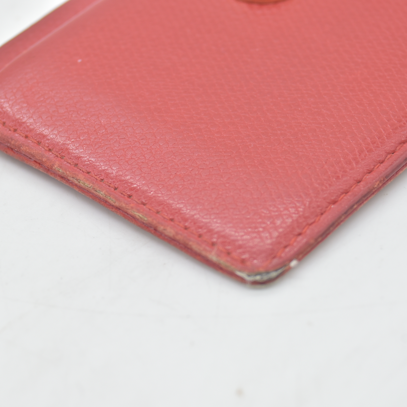 $575 2004 Chanel Caviar CC Button Card Holder Red