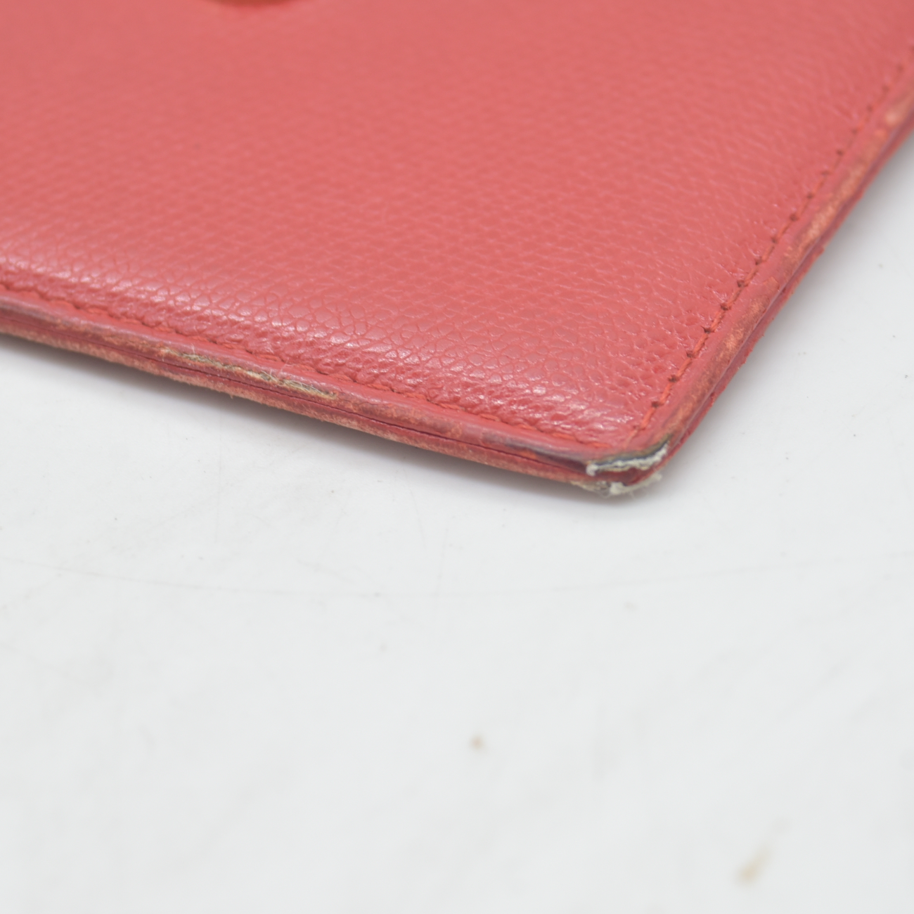$575 2004 Chanel Caviar CC Button Card Holder Red