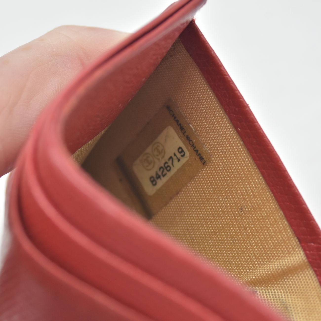 $575 2004 Chanel Caviar CC Button Card Holder Red