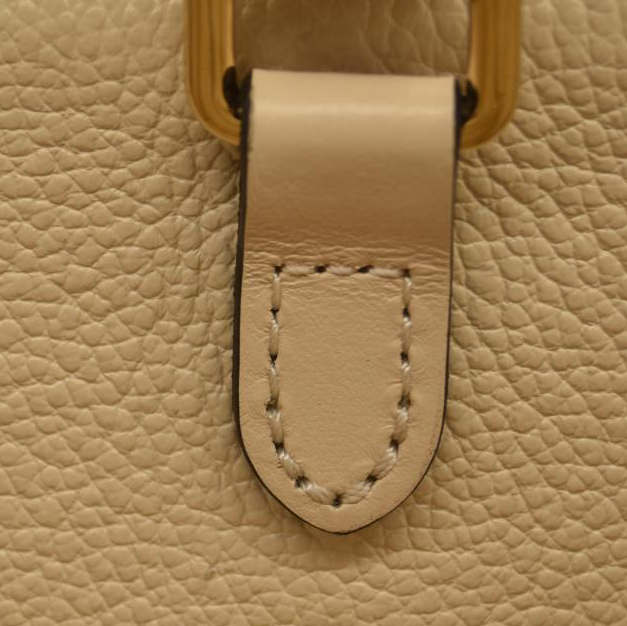 LOUIS VUITTON Empreinte Monogram Giant Onthego MM Creme