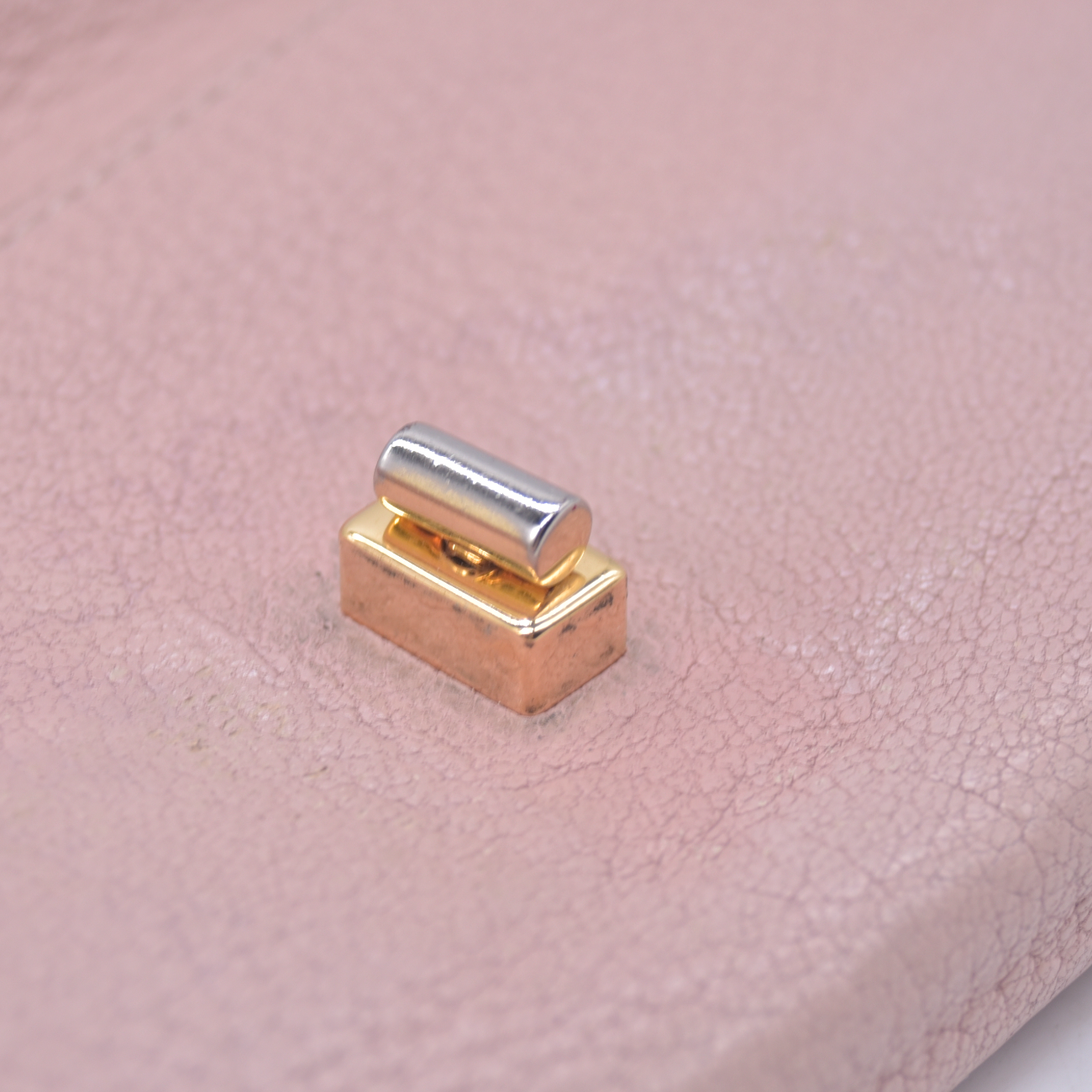 $605 2015 Chloe Long Drew Zip Around Flap Wallet Pink